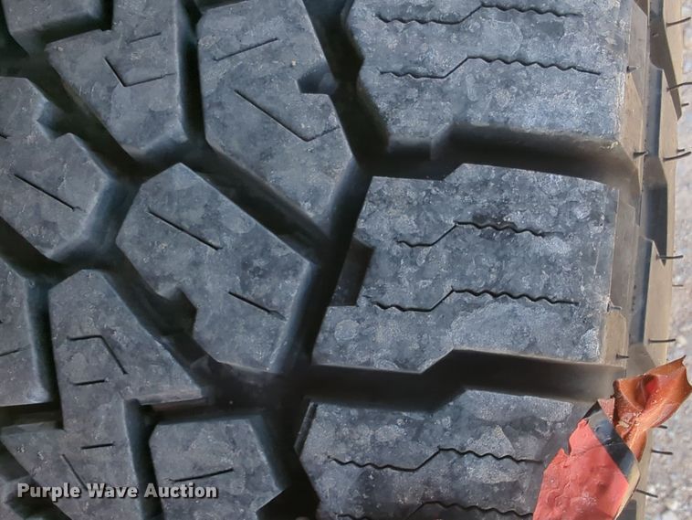 image for item ER4504 2015 Chevrolet Silverado 3500HD utility bed pickup truck