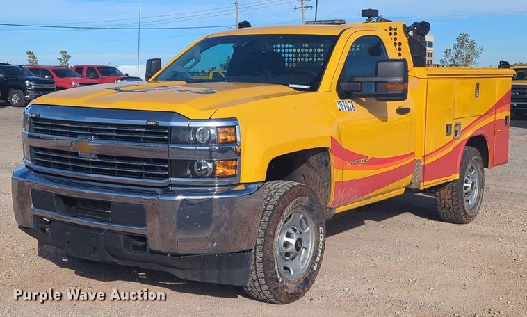 image for item ER4505 2018 Chevrolet Silverado 3500HD utility bed pickup truck