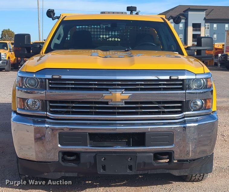 image for item ER4505 2018 Chevrolet Silverado 3500HD utility bed pickup truck