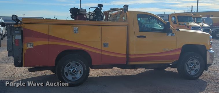 image for item ER4505 2018 Chevrolet Silverado 3500HD utility bed pickup truck