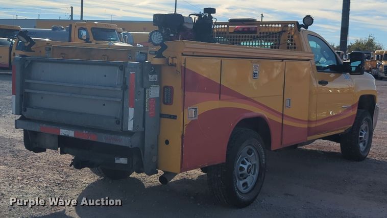 image for item ER4505 2018 Chevrolet Silverado 3500HD utility bed pickup truck