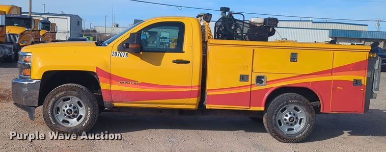 image for item ER4505 2018 Chevrolet Silverado 3500HD utility bed pickup truck