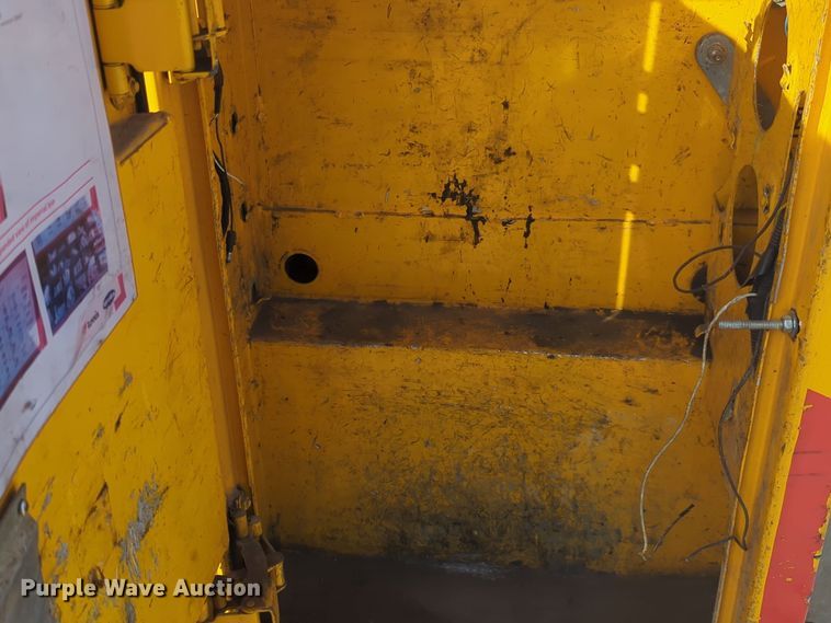 image for item ER4505 2018 Chevrolet Silverado 3500HD utility bed pickup truck