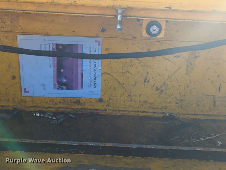 image for item ER4505 2018 Chevrolet Silverado 3500HD utility bed pickup truck