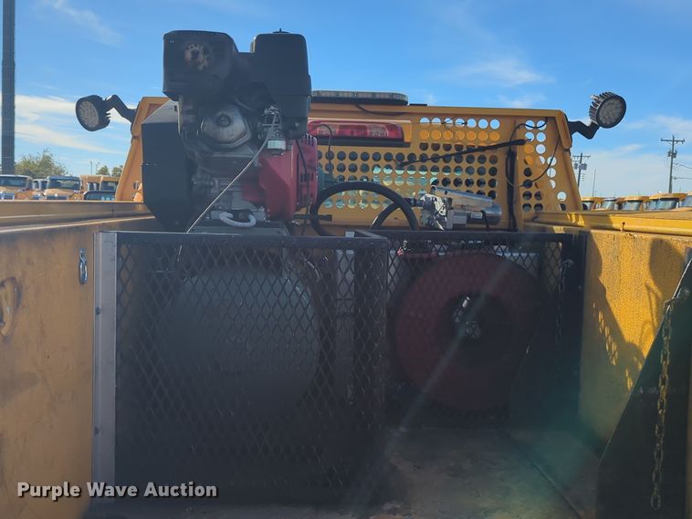 image for item ER4505 2018 Chevrolet Silverado 3500HD utility bed pickup truck