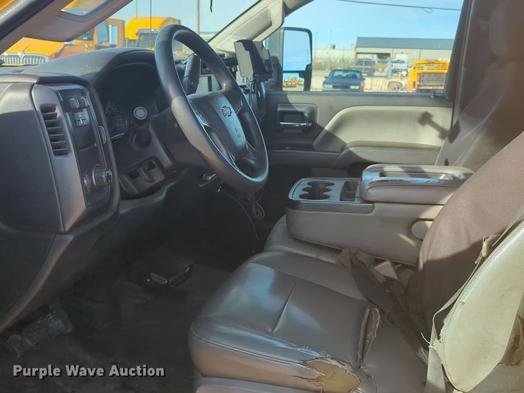 image for item ER4505 2018 Chevrolet Silverado 3500HD utility bed pickup truck