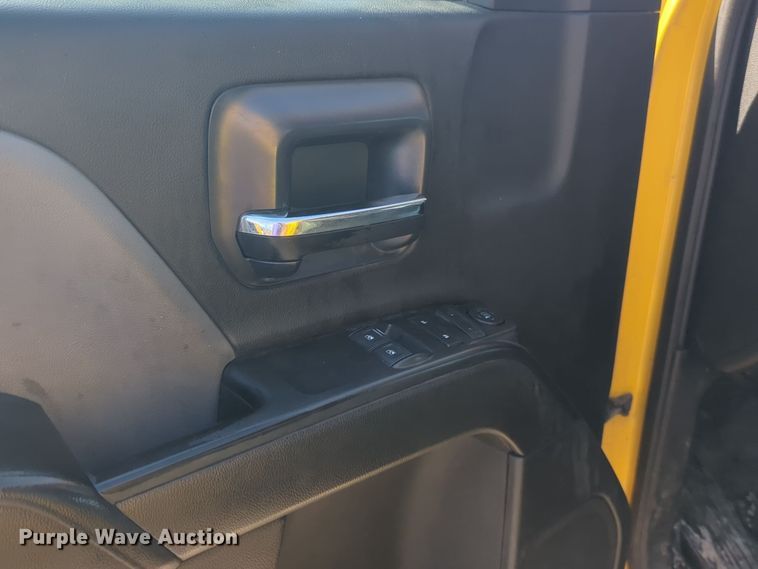 image for item ER4505 2018 Chevrolet Silverado 3500HD utility bed pickup truck