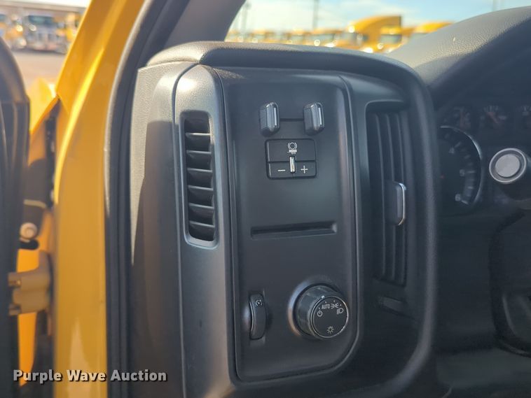 image for item ER4505 2018 Chevrolet Silverado 3500HD utility bed pickup truck