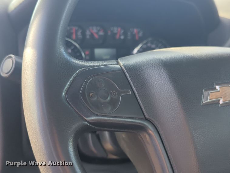 image for item ER4505 2018 Chevrolet Silverado 3500HD utility bed pickup truck