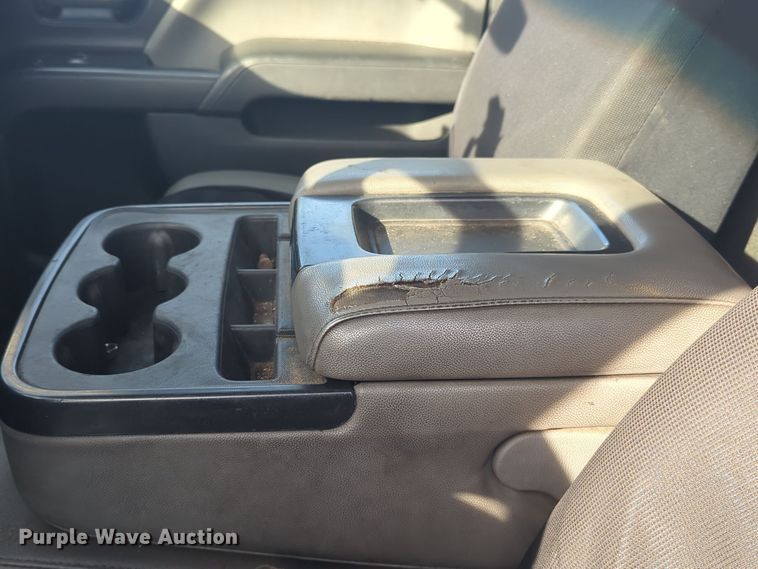 image for item ER4505 2018 Chevrolet Silverado 3500HD utility bed pickup truck