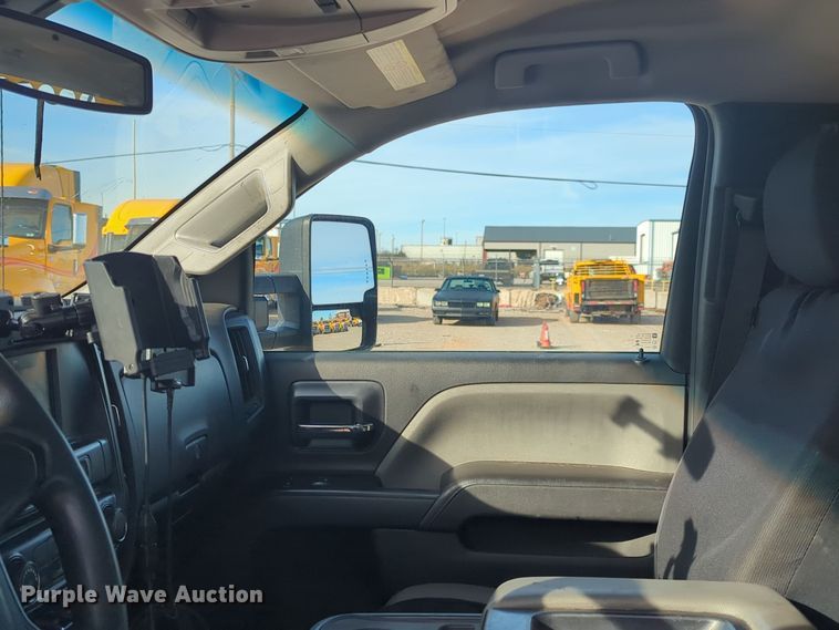 image for item ER4505 2018 Chevrolet Silverado 3500HD utility bed pickup truck