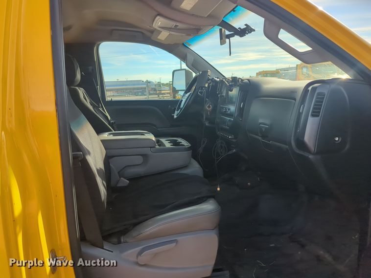 image for item ER4505 2018 Chevrolet Silverado 3500HD utility bed pickup truck