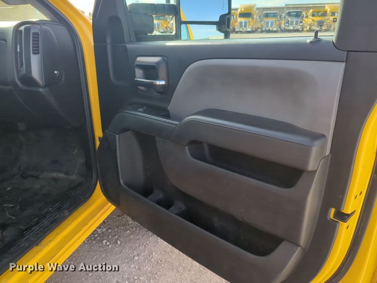 image for item ER4505 2018 Chevrolet Silverado 3500HD utility bed pickup truck