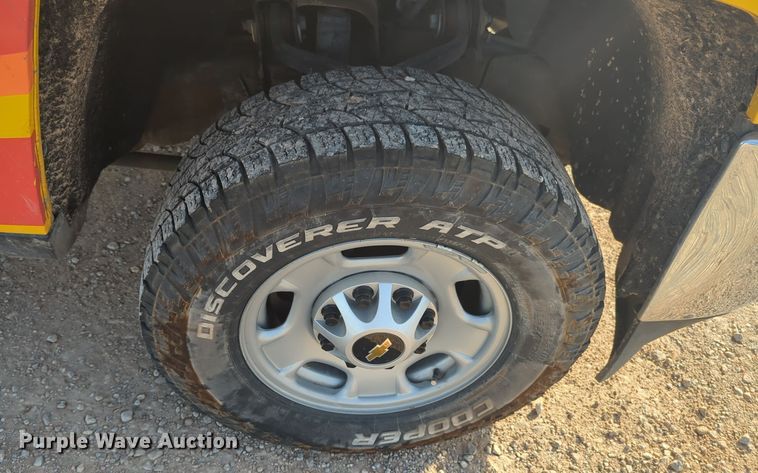 image for item ER4505 2018 Chevrolet Silverado 3500HD utility bed pickup truck