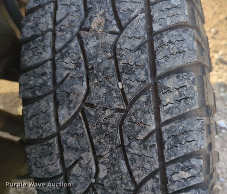 image for item ER4505 2018 Chevrolet Silverado 3500HD utility bed pickup truck