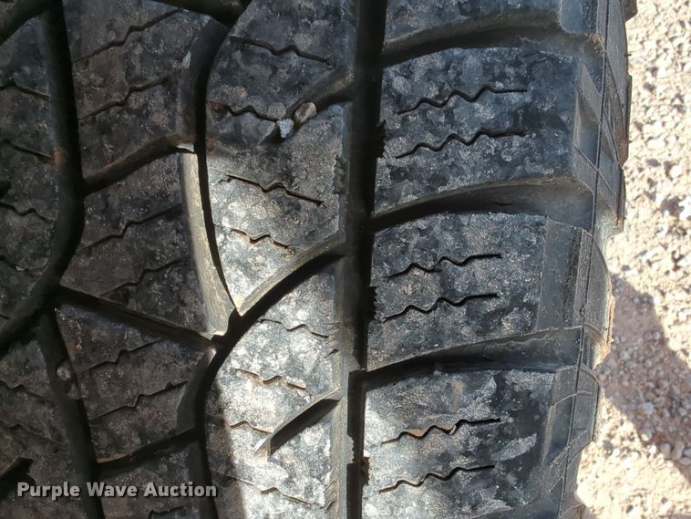 image for item ER4505 2018 Chevrolet Silverado 3500HD utility bed pickup truck