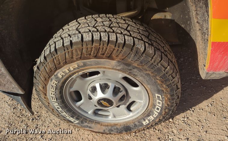 image for item ER4505 2018 Chevrolet Silverado 3500HD utility bed pickup truck