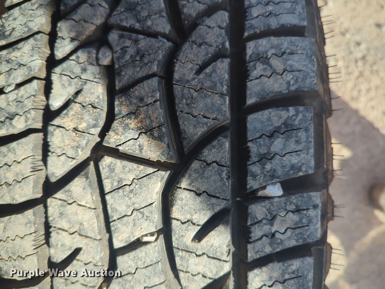 image for item ER4505 2018 Chevrolet Silverado 3500HD utility bed pickup truck