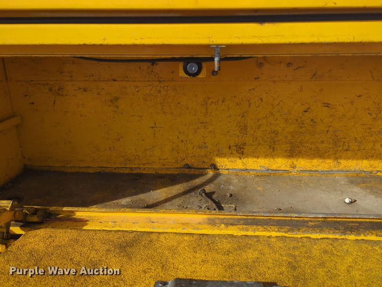 image for item ER4506 2017 Ford F350 Super Duty utility bed pickup truck