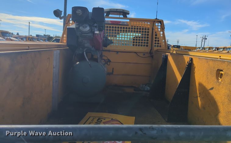 image for item ER4506 2017 Ford F350 Super Duty utility bed pickup truck