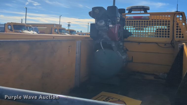 image for item ER4506 2017 Ford F350 Super Duty utility bed pickup truck