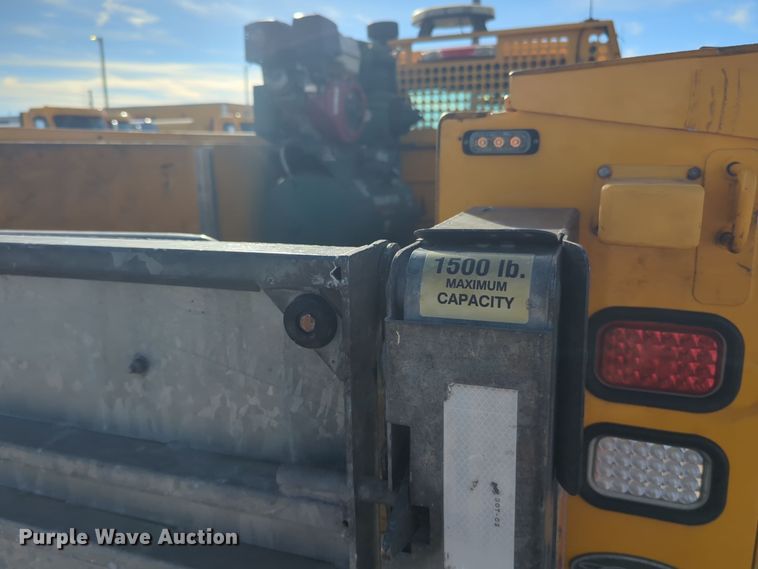 image for item ER4506 2017 Ford F350 Super Duty utility bed pickup truck