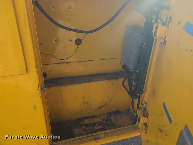 image for item ER4506 2017 Ford F350 Super Duty utility bed pickup truck