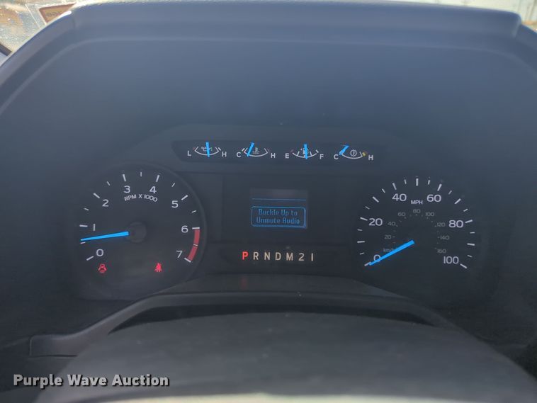 image for item ER4506 2017 Ford F350 Super Duty utility bed pickup truck