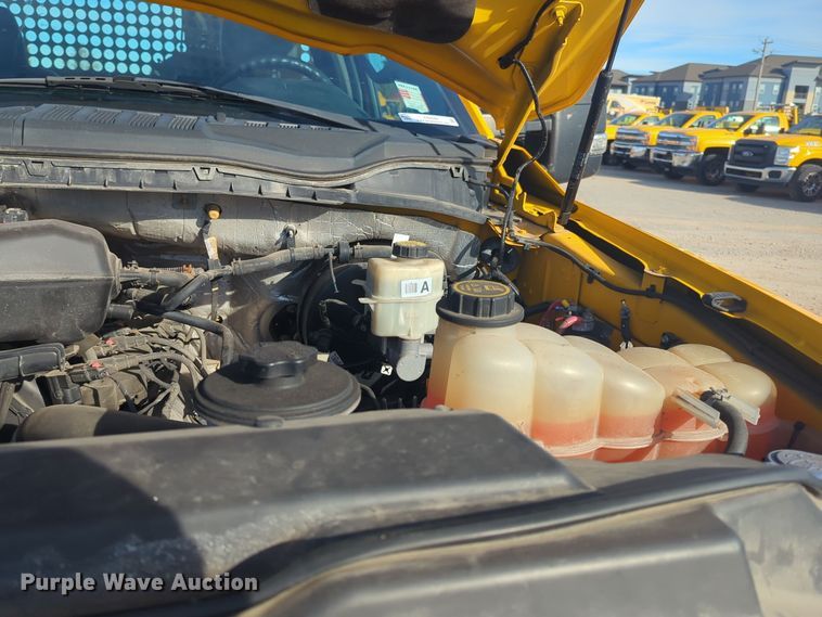 image for item ER4506 2017 Ford F350 Super Duty utility bed pickup truck