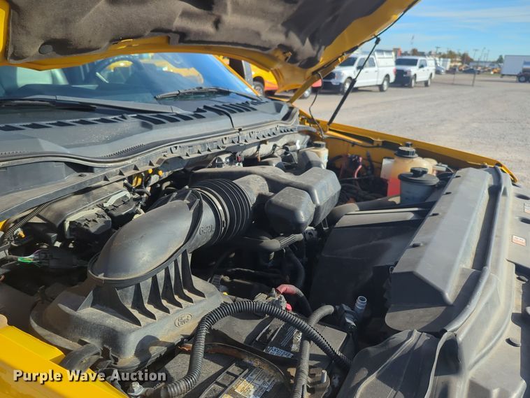 image for item ER4506 2017 Ford F350 Super Duty utility bed pickup truck