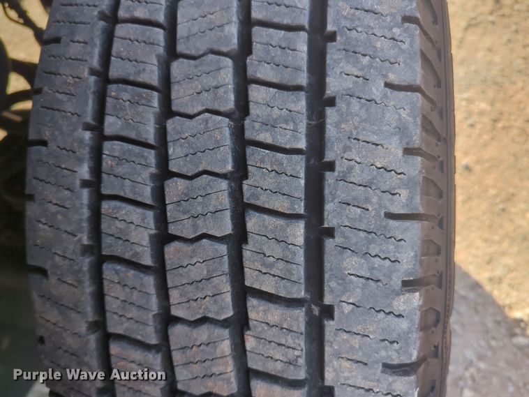 image for item ER4506 2017 Ford F350 Super Duty utility bed pickup truck