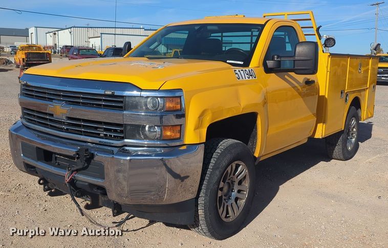 image for item ER4508 2015 Chevrolet Silverado 3500HD utility bed pickup truck