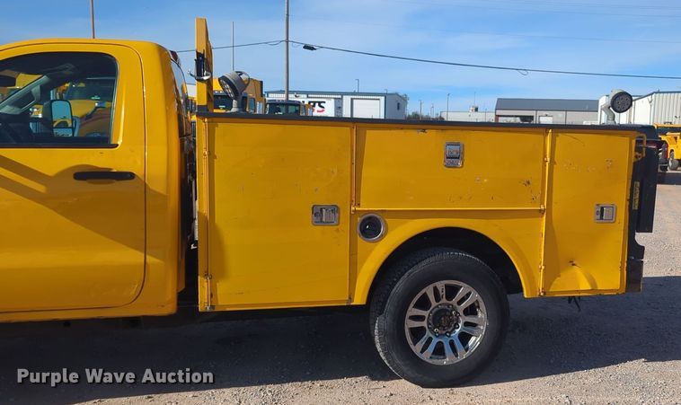 image for item ER4508 2015 Chevrolet Silverado 3500HD utility bed pickup truck