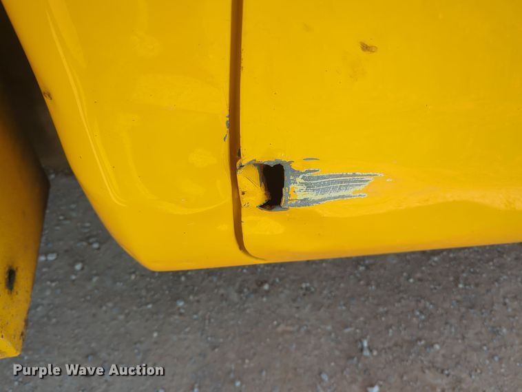 image for item ER4508 2015 Chevrolet Silverado 3500HD utility bed pickup truck