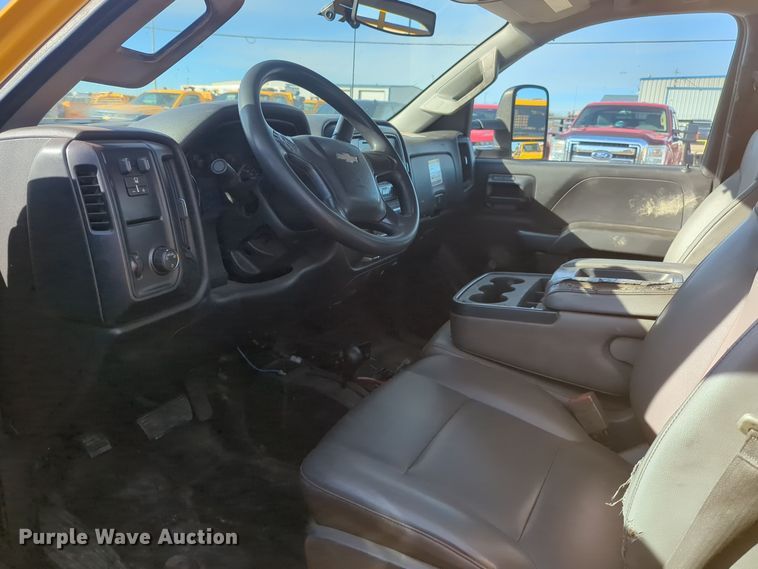 image for item ER4508 2015 Chevrolet Silverado 3500HD utility bed pickup truck