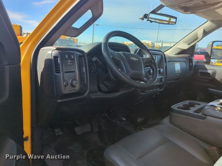 image for item ER4508 2015 Chevrolet Silverado 3500HD utility bed pickup truck