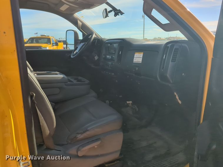 image for item ER4508 2015 Chevrolet Silverado 3500HD utility bed pickup truck