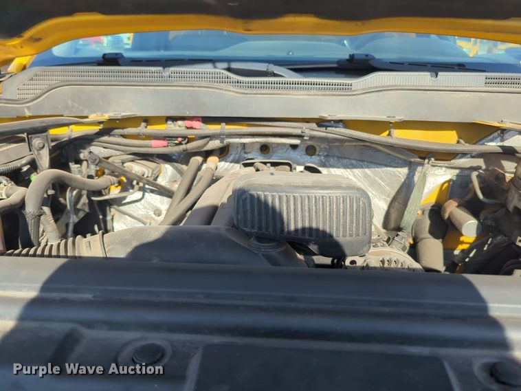 image for item ER4508 2015 Chevrolet Silverado 3500HD utility bed pickup truck