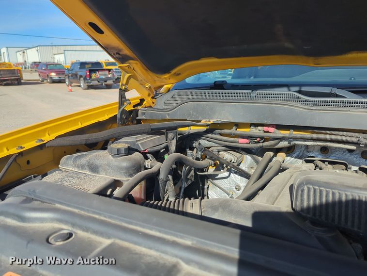 image for item ER4508 2015 Chevrolet Silverado 3500HD utility bed pickup truck