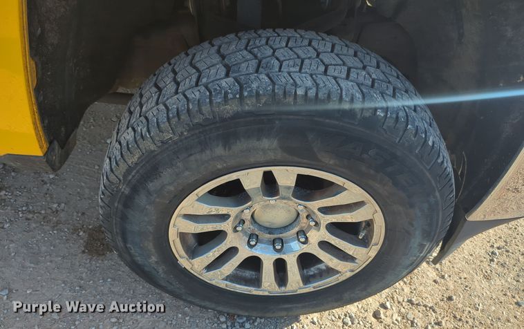 image for item ER4508 2015 Chevrolet Silverado 3500HD utility bed pickup truck