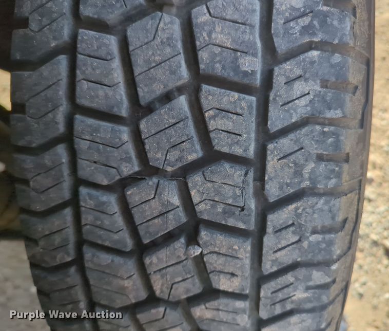 image for item ER4508 2015 Chevrolet Silverado 3500HD utility bed pickup truck