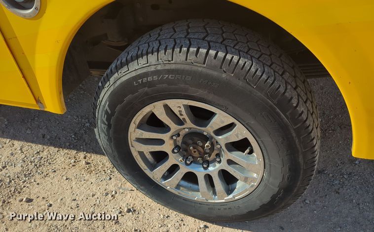 image for item ER4508 2015 Chevrolet Silverado 3500HD utility bed pickup truck