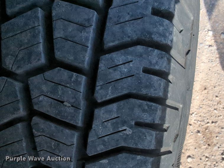 image for item ER4508 2015 Chevrolet Silverado 3500HD utility bed pickup truck