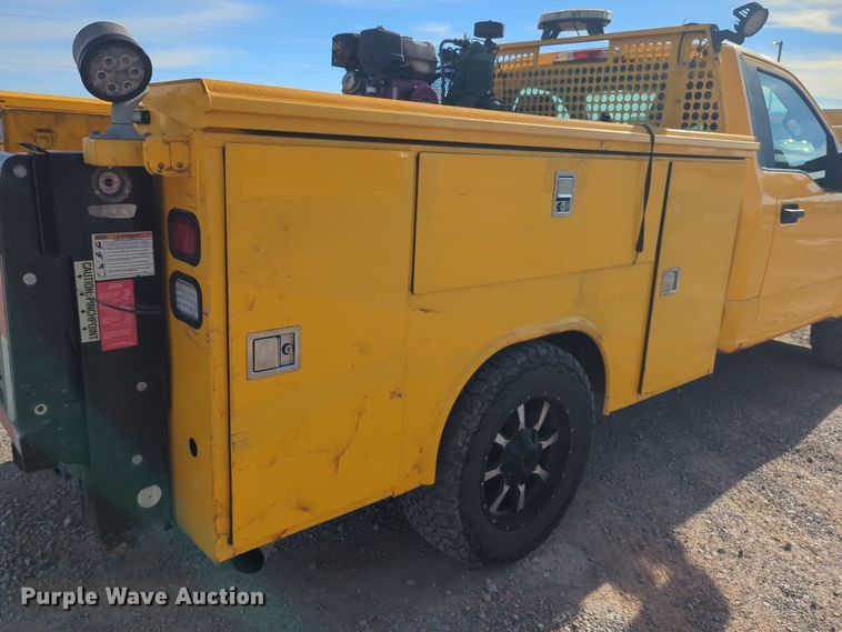 image for item ER4509 2017 Ford F350 Super Duty utility bed pickup truck