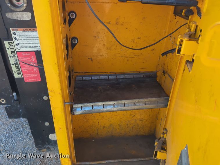 image for item ER4509 2017 Ford F350 Super Duty utility bed pickup truck