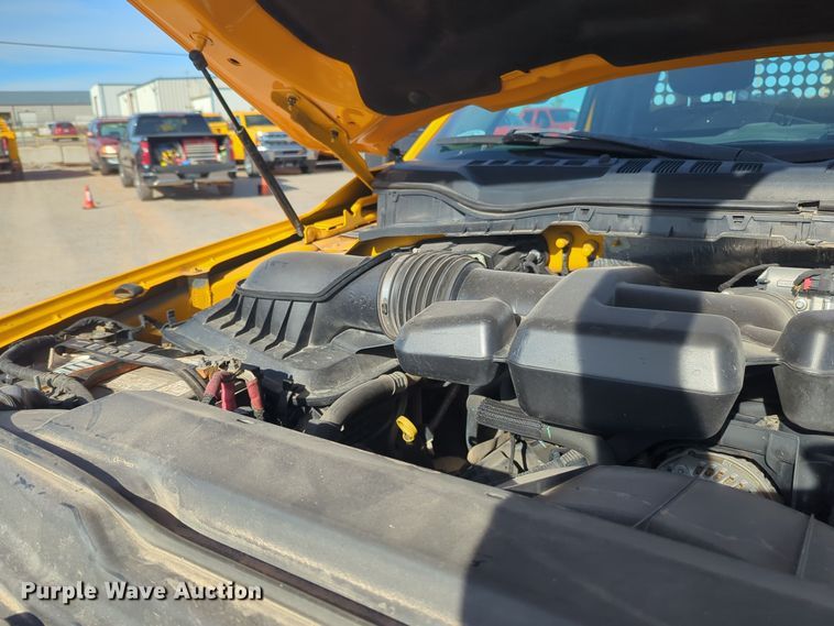 image for item ER4509 2017 Ford F350 Super Duty utility bed pickup truck