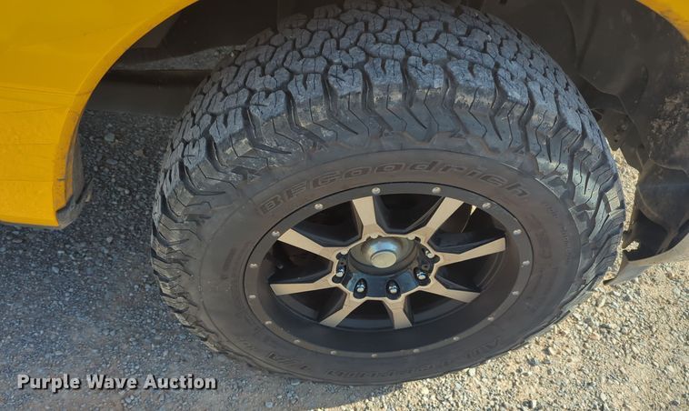 image for item ER4509 2017 Ford F350 Super Duty utility bed pickup truck