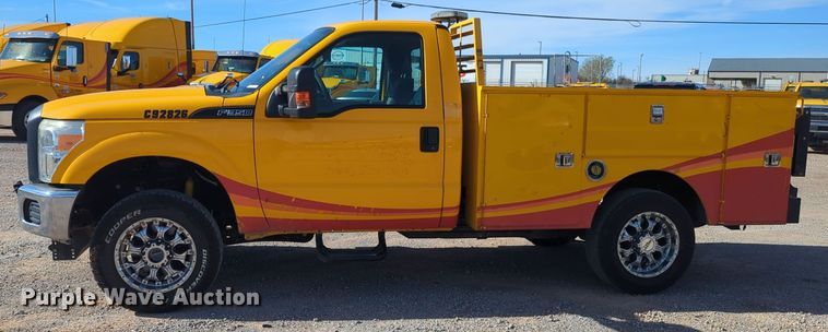 image for item ER4511 2015 Ford F350 Super Duty utility bed pickup truck