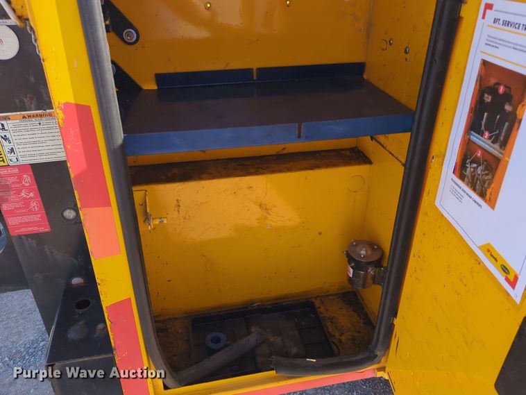 image for item ER4511 2015 Ford F350 Super Duty utility bed pickup truck