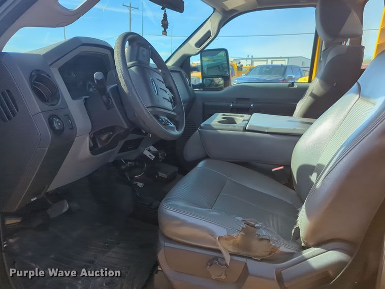 image for item ER4511 2015 Ford F350 Super Duty utility bed pickup truck